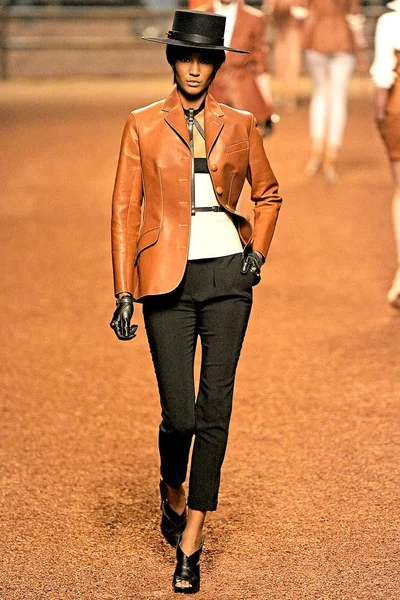 Look 26